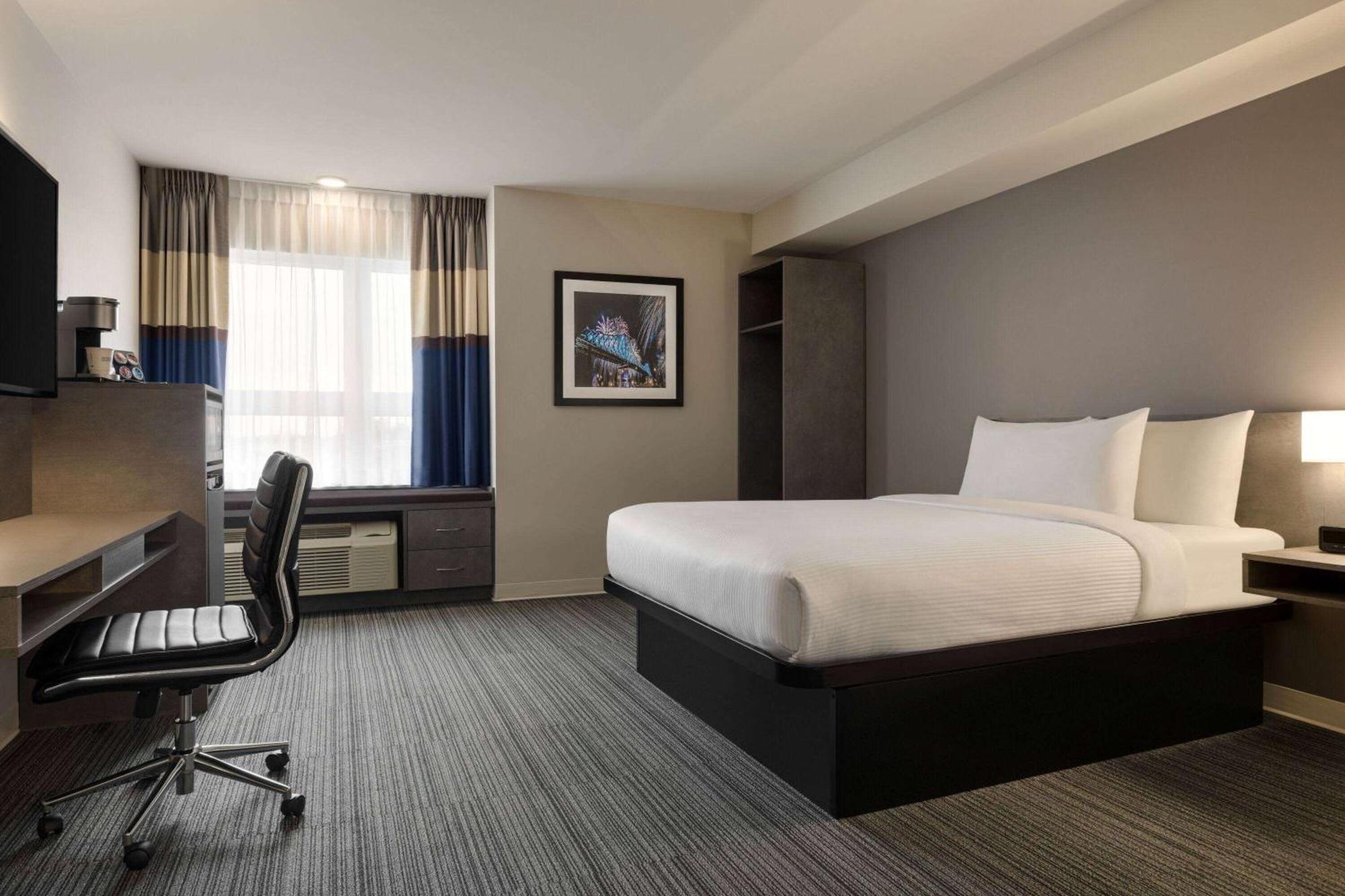 Microtel Inn & Suites By Wyndham Boisbriand Sainte-Thérèse-de-Blainville Exterior foto
